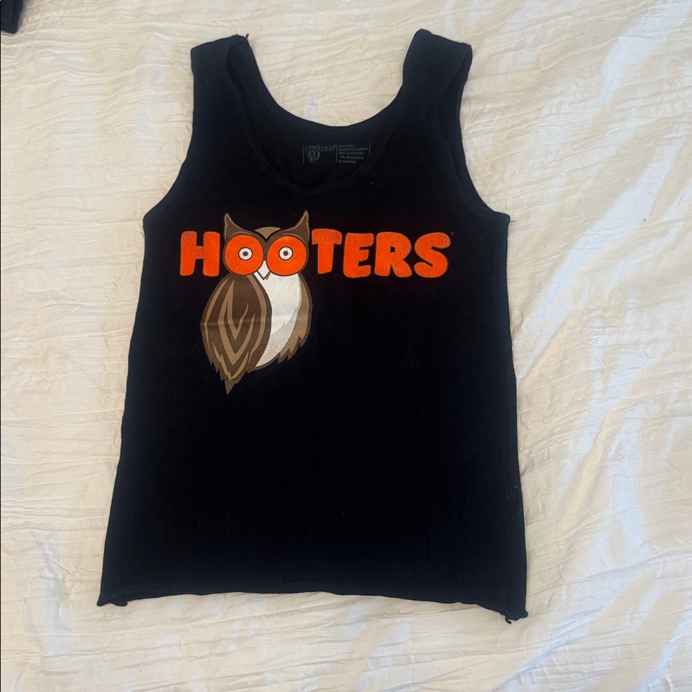 Hooters black tank